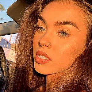 Aleina Topp