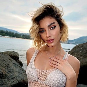Aleska Genesis