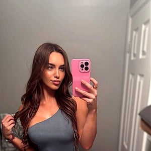 Alex Ann Lavigne-Pelletier