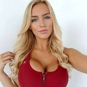 Alex Ann Lavigne-Pelletier