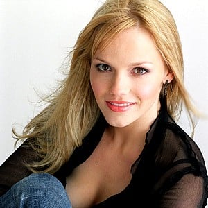 Alexa Havins