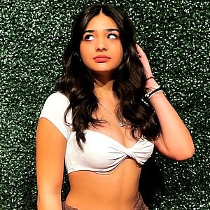 Alexandra Bull