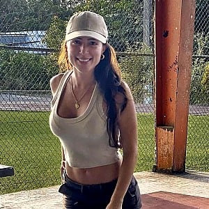 Alexandra Lugaro
