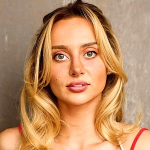 Alexis Abrams