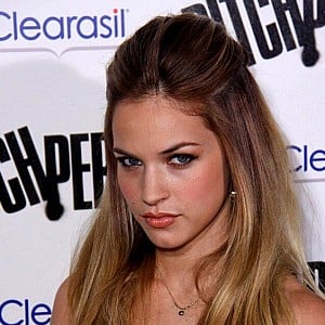 Alexis Knapp