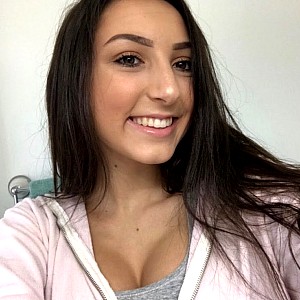 Alexis Simone