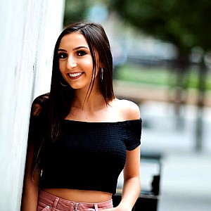 Alexis Simone