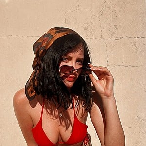 Alie Bloom