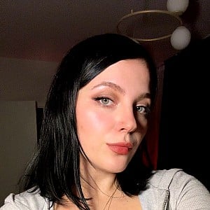 Alie Bloom