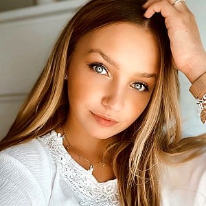 Alina Mour