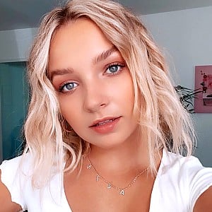 Alina Mour