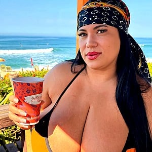 Aline Gomes