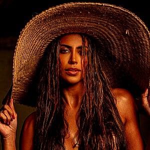 Aline Tavares