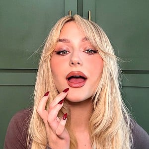 Alyvia Alyn Lind