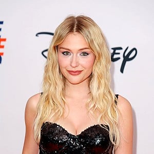 Alyvia Alyn Lind