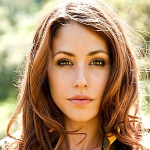 Amanda Crew