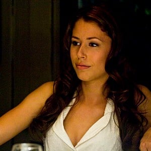 Amanda Crew