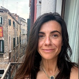 Amanda Dobbins