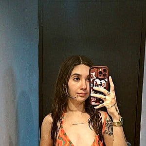 Amara Que Linda