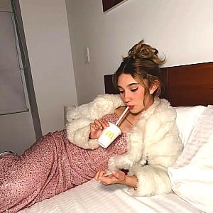 Amara Que Linda