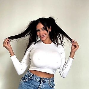 Amber Holmes