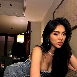 Amberly Zhou