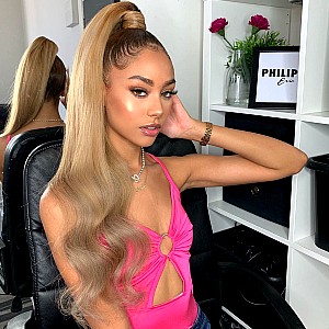 Amelia Monet