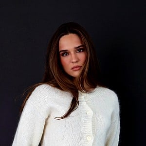 Amelie Anstett