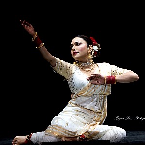 Amruta Khanvilkar