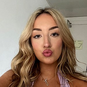 Amy Pillans