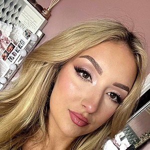 Amy Pillans