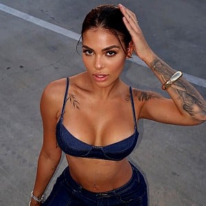 Ana Luiza (TV Star)