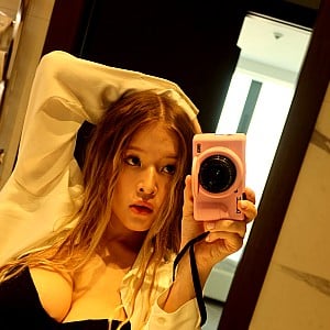 Anabel Busty