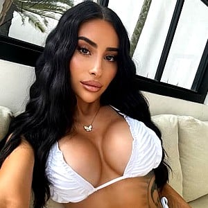 Anika Vonb