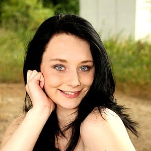 Anita Q Simone