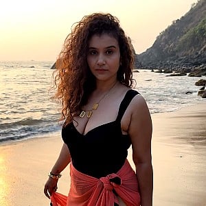 Anju Curly