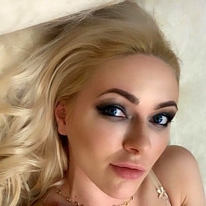 Anna Delos