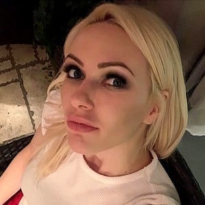 Anna Delos