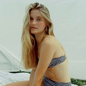 Anna Follmann