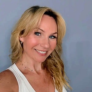 Anna Guzik