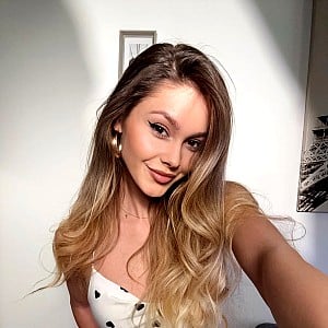 Anna Stoliar