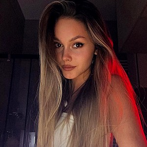 Anna Stoliar