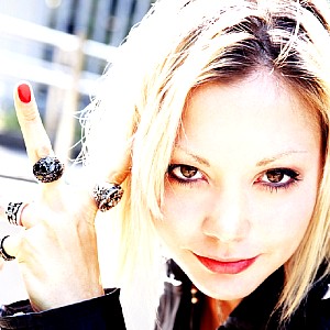 Anna Tsuchiya