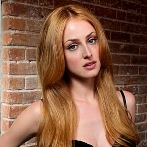 Anna Van Patten