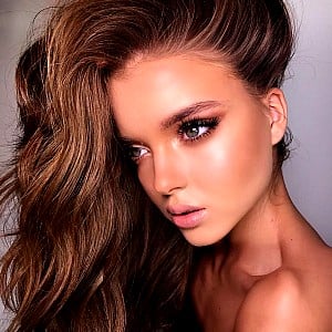 Anna Zak