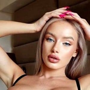 AnnaReyHorny