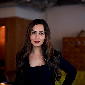 Annahita Esmailzadeh