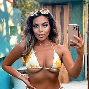 AraQueenBae