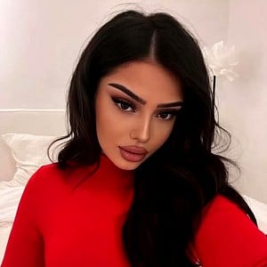 Arnisa Veselii