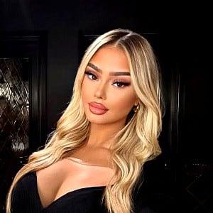 Arnisa Veselii